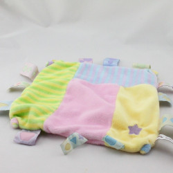 Doudou plat carré vert jaune mauve rose étiquettes CMP REVE DE BEBE