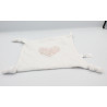 Doudou plat carré blanc coeur rose beige CARREFOUR CMI