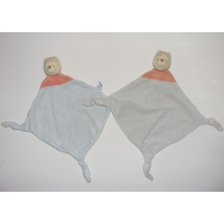 Doudou plat Winnie l'ourson bleu rouge DISNEY BABY