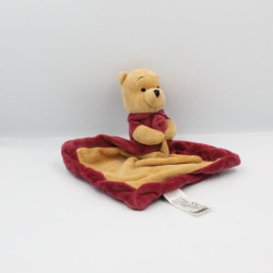 Doudou plat winnie l'ourson beige rouge bordeaux Celebrating DISNEY NICOTOY