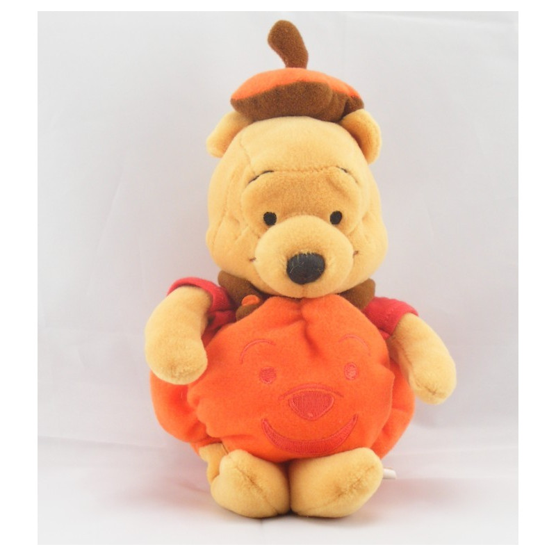 Peluche Winnie sorciére sur son balai Halloween Collection Disney