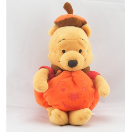 Peluche Winnie sorciére sur son balai Halloween Collection Disney