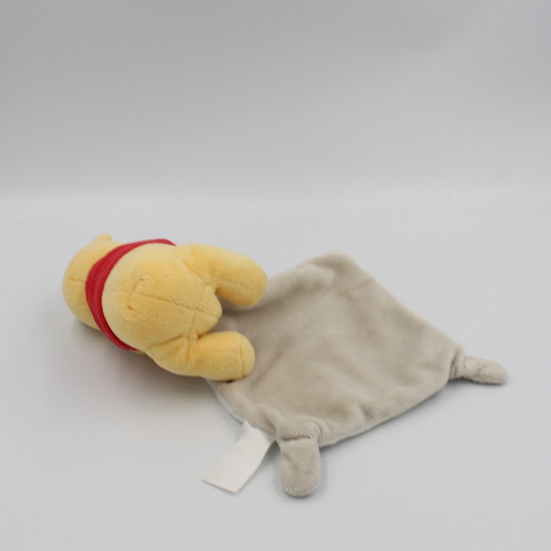 doudou winnie mouchoir
