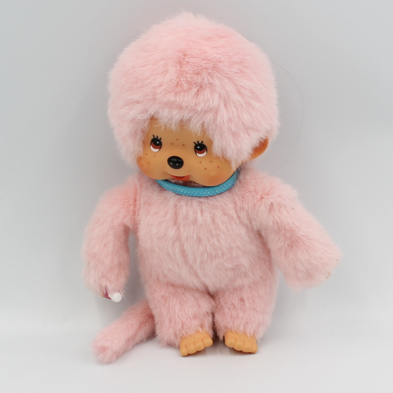 Peluche Singe Kiki rose collier bleu