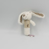 Doudou baton hochet lapin blanc beige POMMETTE