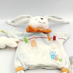 Doudou et compagnie plat marionnette lapin Eliot bleu