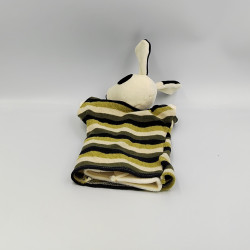 Doudou marionnette chien cocard noir La grande famille MOULIN ROTY