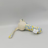 Doudou baton lapin blanc écru bleu jaune tissu KLORANE BOTANIQUE