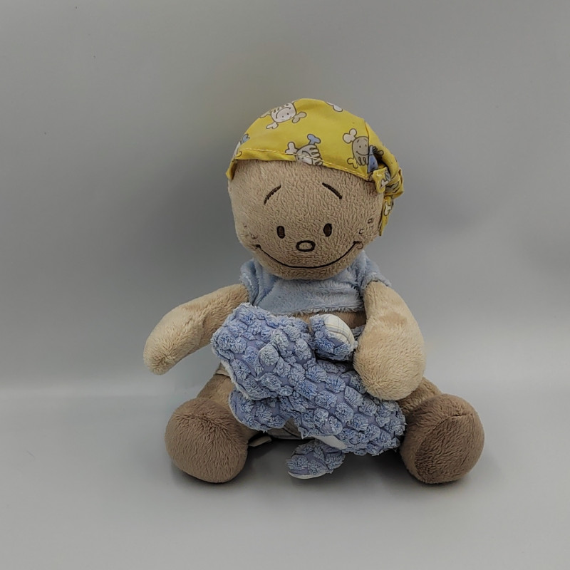 DOUDOU MUSICAL POUPÉE GARÇON PIRATE JOE BEIGE JAUNE BLEU