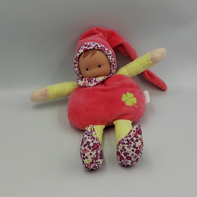 Doudou Poupée lutin rose vert trèfle fleurs Corolle