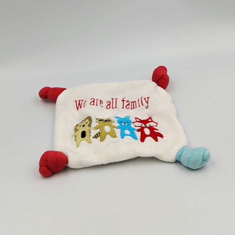 Doudou plat blanc rouge We are all family TEX