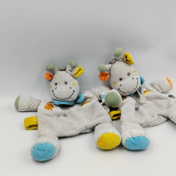 Doudou plat girafe grise jaune bleu orange jungle TEX BABY