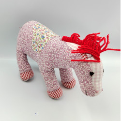 Doudou peluche cheval jument rose rouge fleurs STERNTALER