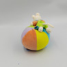 Doudou souris sur balle vert rouge bleu mauve KALOO