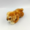 Peluche chien marron beige couché