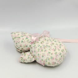 Ancien doudou poupée lutin blanc rose fleurs COROLLE