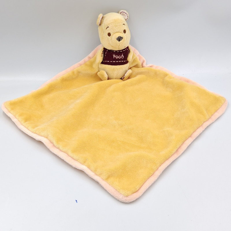 Doudou plat Winnie l'ourson pull bordeaux DISNEY BABY
