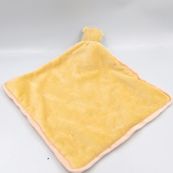 Doudou plat Winnie l'ourson pull bordeaux DISNEY BABY