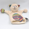Doudou marionnette chat beige rose bleu vert motifs MABOUL GLOBE TROTOYS