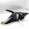 Grande Peluche poisson raie manta noir blanche NAUSICAA