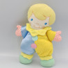 Doudou poupée garçon blond bleu vert jaune BERCHET