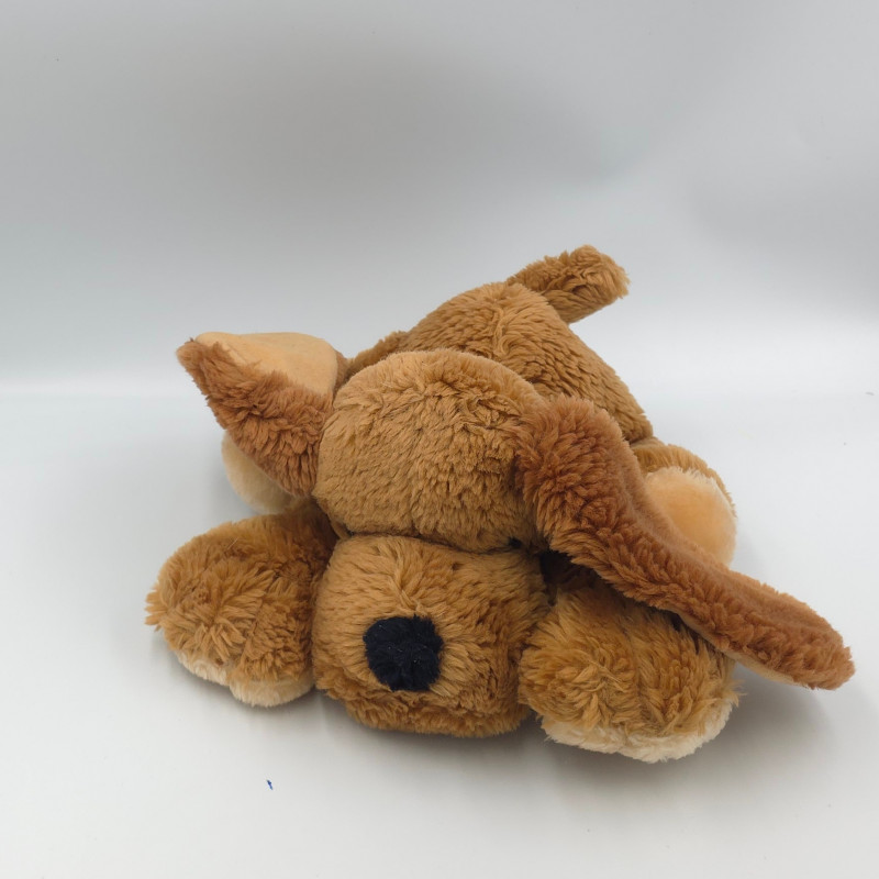 Peluche chien marron couché
