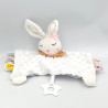 Doudou plat lapin blanc pois noir étiquettes